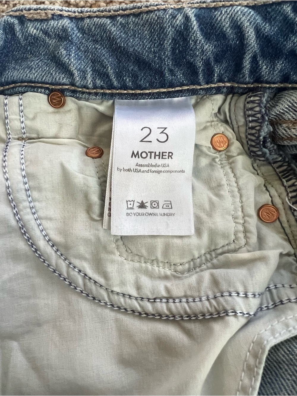 MOTHER The Skipper Short N’ Long Fray Denim Cutoff Shorts. Size 23 - Picture 4 of 9